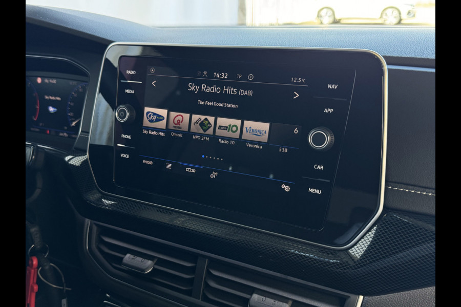 Volkswagen T-Cross ✅ NIEUWE AUTO ✅ 1.5 TSI 150PK R-LINE EDITION TREKHAAK BLINDSPOT LED 18''LMV IQ CAMERA STOELVERW ✅2025✅ "Volkswagen rijden begint bij Topautos.nl – 75 topmodellen direct op voorraad!"