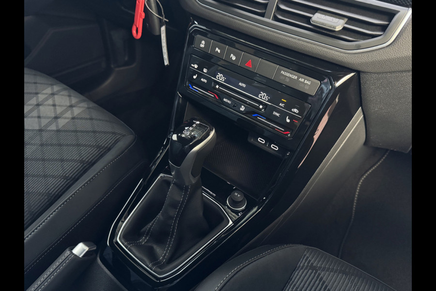Volkswagen T-Cross ✅ NIEUWE AUTO ✅ 1.5 TSI 150PK R-LINE EDITION TREKHAAK BLINDSPOT LED 18''LMV IQ CAMERA STOELVERW ✅2025✅ "Volkswagen rijden begint bij Topautos.nl – 75 topmodellen direct op voorraad!"