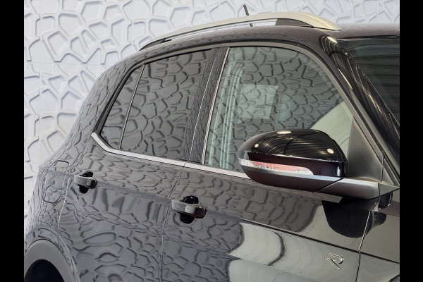 Volkswagen T-Cross ✅ NIEUWE AUTO ✅ 1.5 TSI 150PK R-LINE EDITION TREKHAAK BLINDSPOT LED 18''LMV IQ CAMERA STOELVERW ✅2025✅ "Volkswagen rijden begint bij Topautos.nl – 75 topmodellen direct op voorraad!"