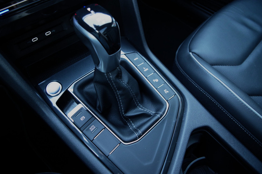 Volkswagen Tiguan 1.4 TSI eHybrid 245 PK R-Line BNS+, Trekhaak, Panoramadak, Leder, 360 Camera, Memory