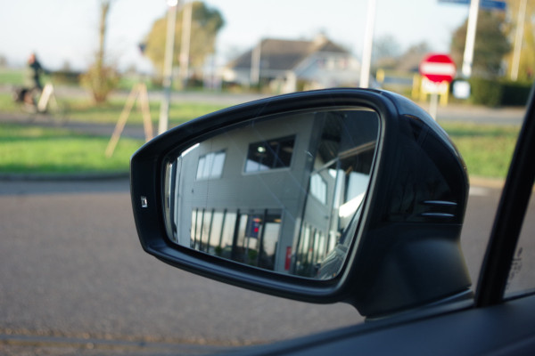 Volkswagen Tiguan 1.4 TSI eHybrid 245 PK R-Line BNS+, Trekhaak, Panoramadak, Leder, 360 Camera, Memory