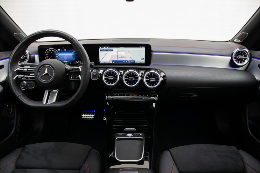 Mercedes-Benz CLA-Klasse 250 e AMG Premium, Burmester, Memory, Sfeerverlichting 2025
