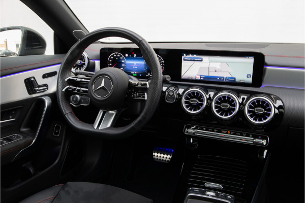 Mercedes-Benz CLA-Klasse 250 e AMG Premium, Burmester, Memory, Sfeerverlichting 2025