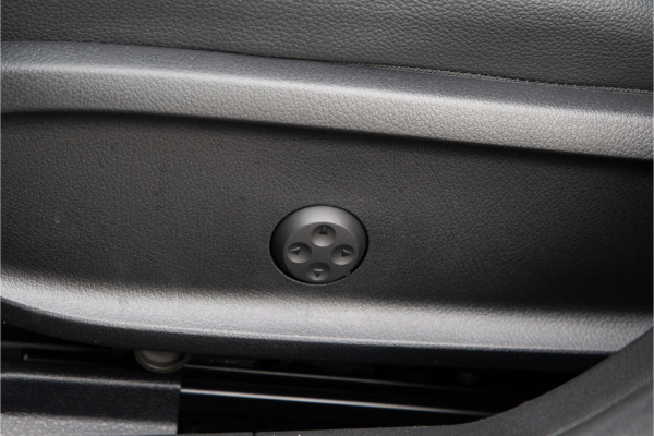 Mercedes-Benz CLA-Klasse 250 e AMG Premium, Burmester, Memory, Sfeerverlichting 2025