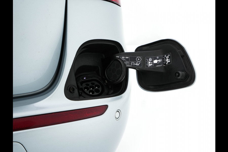 Mercedes-Benz E-Klasse Estate 300 de Luxury Line ( Plug-in ) (INCL-BTW) Aut. *LUXURY-LEATHER | FULL-LED | WIDE-SCREEN-DIGICOCKPIT | BLIND-SPOT | AMBIENT-LIGHT | HEATED-SPORTSEATS | CAMERA | DAB+ | NAVI-FULLMAP | PDC | ADAPTIVE-CRUISE | ECC | 18''ALU*