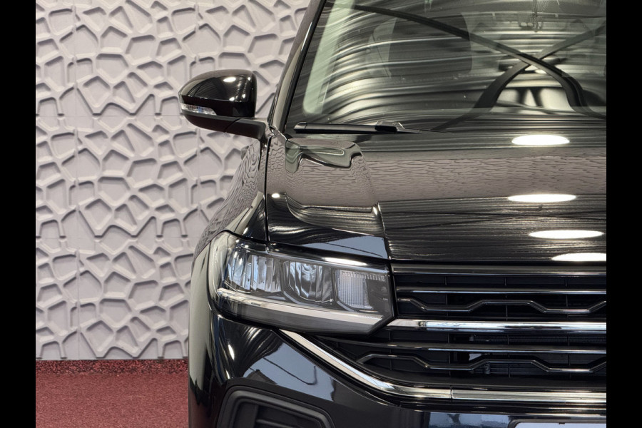 Volkswagen T-Cross ✅NW MODEL✅ 150PK 1.5 PREMIUM UITVOERING VEEL OPTIES LED CAMERA STOELVERW KEYLESS P-ASSIST "Volkswagen rijden begint bij Topautos.nl – 75 topmodellen direct op voorraad!"