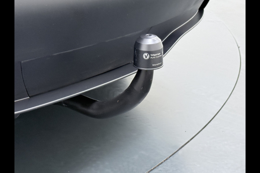 Tesla Model Y Trekhaak Camera's Pano-Dak LFP-Accu SOH 96% W-pomp Lmv 20" Ambient Interieur Verlichting Adap.Cruise Navi Ecc RWD Autopilot Stoel+Stuur+Achterbank Verwarming Elek.Achterklep Dodehoek detector Draadloze telefoonlader Origineel Nederlandse Auto 1.600KG Trekgewicht