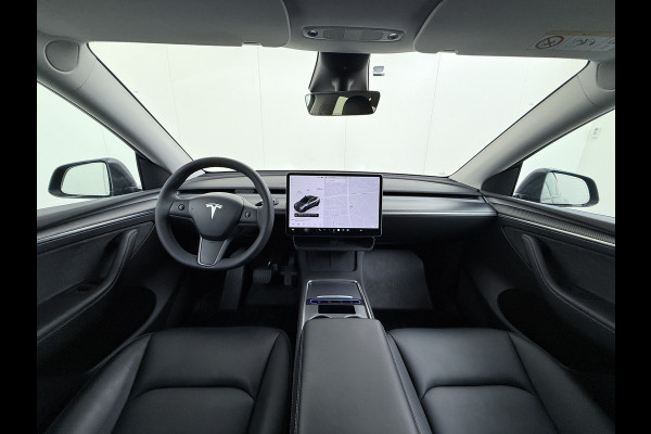 Tesla Model Y Trekhaak Camera's Pano-Dak LFP-Accu SOH 96% W-pomp Lmv 20" Ambient Interieur Verlichting Adap.Cruise Navi Ecc RWD Autopilot Stoel+Stuur+Achterbank Verwarming Elek.Achterklep Dodehoek detector Draadloze telefoonlader Origineel Nederlandse Auto 1.600KG Trekgewicht