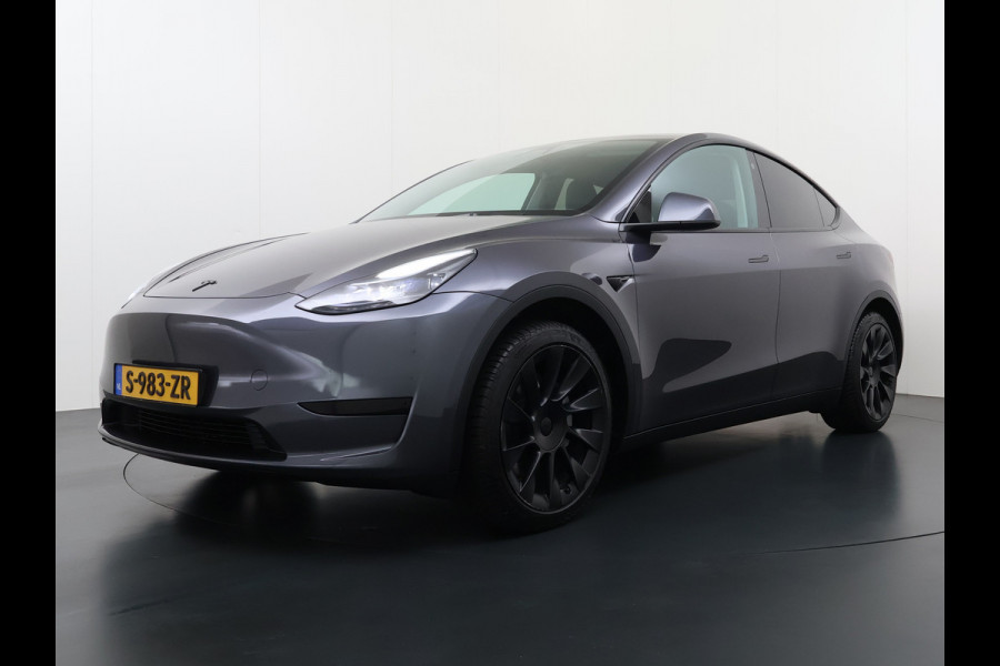 Tesla Model Y Trekhaak Camera's Pano-Dak LFP-Accu SOH 96% W-pomp Lmv 20" Ambient Interieur Verlichting Adap.Cruise Navi Ecc RWD Autopilot Stoel+Stuur+Achterbank Verwarming Elek.Achterklep Dodehoek detector Draadloze telefoonlader Origineel Nederlandse Auto 1.600KG Trekgewicht