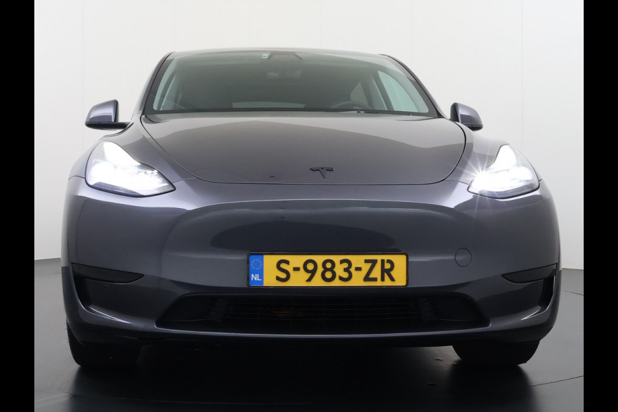 Tesla Model Y Trekhaak Camera's Pano-Dak LFP-Accu SOH 96% W-pomp Lmv 20" Ambient Interieur Verlichting Adap.Cruise Navi Ecc RWD Autopilot Stoel+Stuur+Achterbank Verwarming Elek.Achterklep Dodehoek detector Draadloze telefoonlader Origineel Nederlandse Auto 1.600KG Trekgewicht