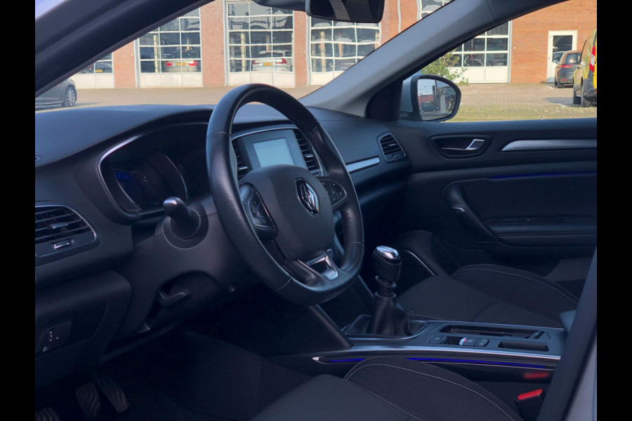 Renault MEGANE Estate 1.3 TCe Limited | Groot Navi, Camera, Cruise, Clima, DAB, Trekhaak | Goed onderhouden |