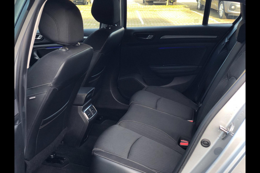 Renault MEGANE Estate 1.3 TCe Limited | Groot Navi, Camera, Cruise, Clima, DAB, Trekhaak | Goed onderhouden |