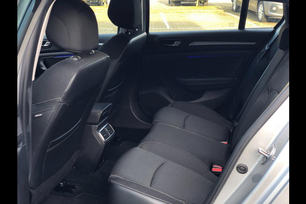 Renault MEGANE Estate 1.3 TCe Limited | Groot Navi, Camera, Cruise, Clima, DAB, Trekhaak | Goed onderhouden |