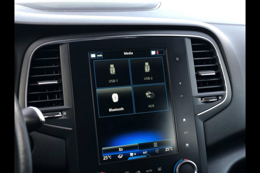 Renault MEGANE Estate 1.3 TCe Limited | Groot Navi, Camera, Cruise, Clima, DAB, Trekhaak | Goed onderhouden |