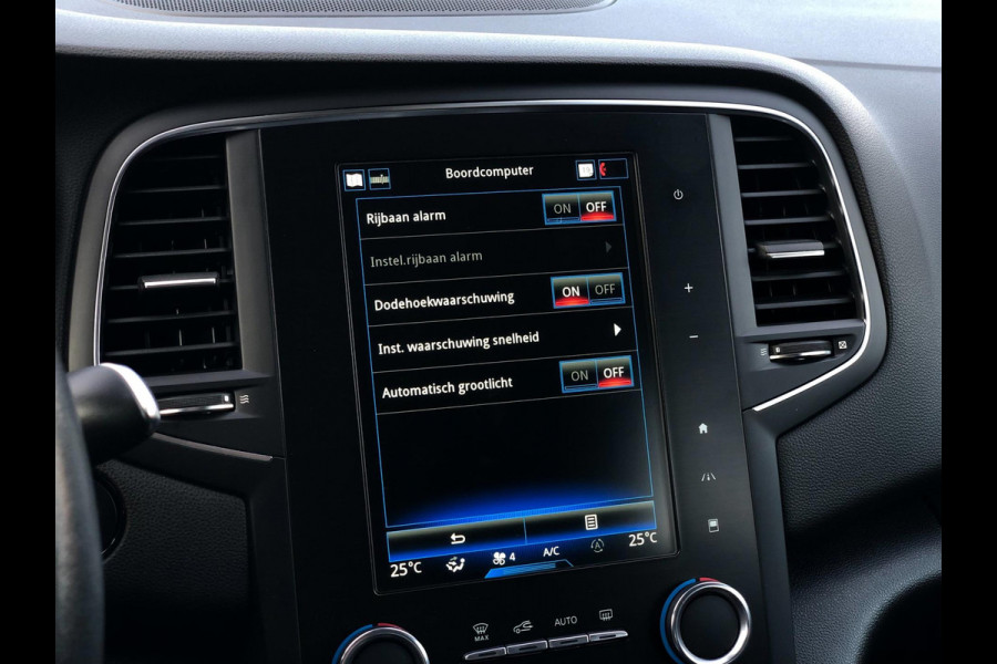 Renault MEGANE Estate 1.3 TCe Limited | Groot Navi, Camera, Cruise, Clima, DAB, Trekhaak | Goed onderhouden |