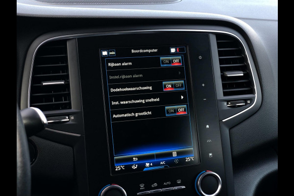 Renault MEGANE Estate 1.3 TCe Limited | Groot Navi, Camera, Cruise, Clima, DAB, Trekhaak | Goed onderhouden |