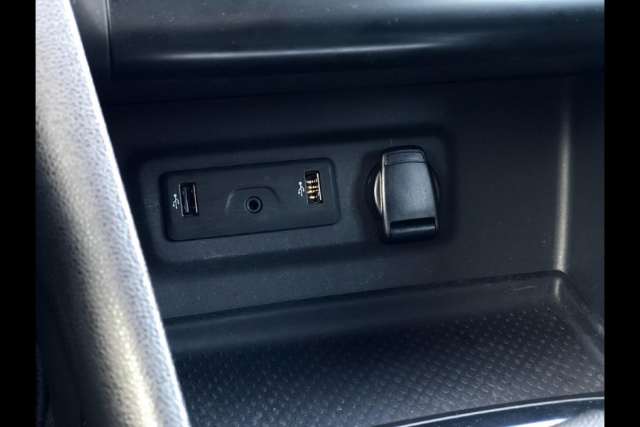 Renault MEGANE Estate 1.3 TCe Limited | Groot Navi, Camera, Cruise, Clima, DAB, Trekhaak | Goed onderhouden |