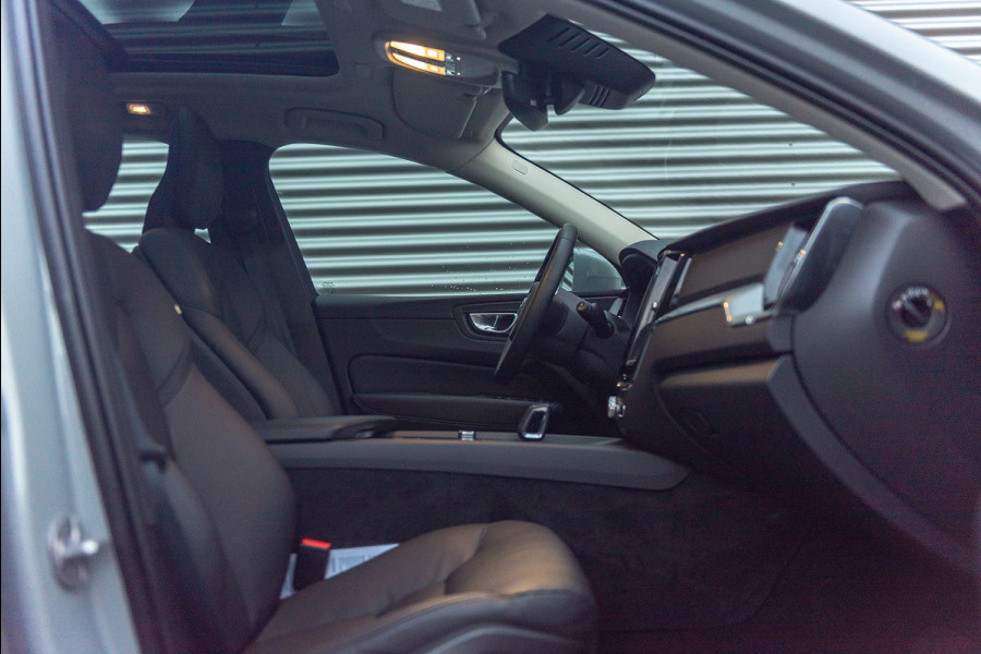 Volvo XC60 T6 Aut. LongRange Core Bright Leder Panoramadak 350pk