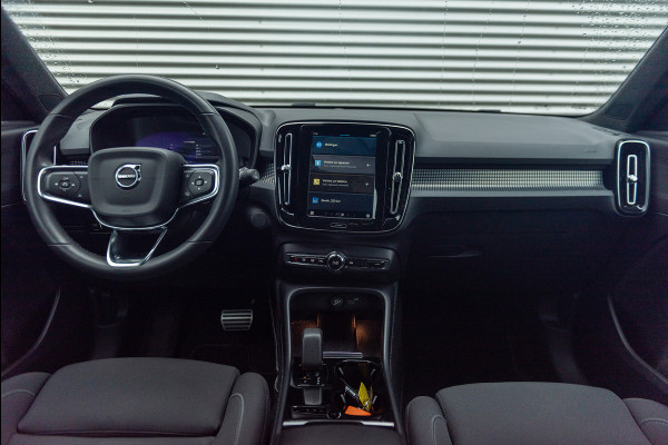 Volvo XC40 Recharge Aut. Luxe Stoelen Parkeercamera Stoelverwarming 231pk