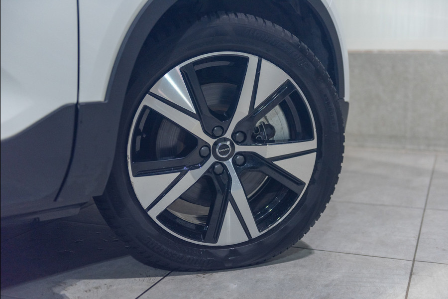 Volvo XC40 Recharge Aut. Luxe Stoelen Parkeercamera Stoelverwarming 231pk