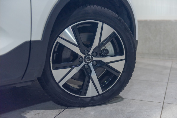 Volvo XC40 Recharge Aut. Luxe Stoelen Parkeercamera Stoelverwarming 231pk