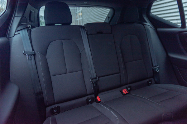 Volvo XC40 Recharge Aut. Luxe Stoelen Parkeercamera Stoelverwarming 231pk