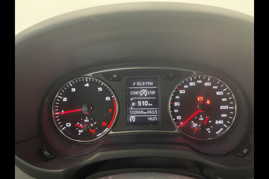 Audi A1 Sportback 1.0 TFSI 5 Deurs Navigatie Parkeersensoren voor+achter Clima Bluetooth Cruise Control Afwijkende dakkleur  Nette auto!