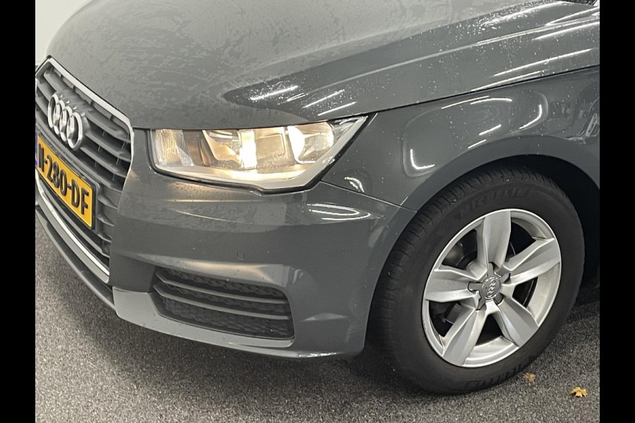 Audi A1 Sportback 1.0 TFSI 5 Deurs Navigatie Parkeersensoren voor+achter Clima Bluetooth Cruise Control Afwijkende dakkleur  Nette auto!