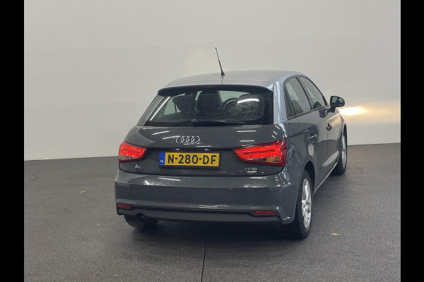 Audi A1 Sportback 1.0 TFSI 5 Deurs Navigatie Parkeersensoren voor+achter Clima Bluetooth Cruise Control Afwijkende dakkleur  Nette auto!