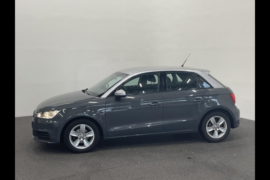 Audi A1 Sportback 1.0 TFSI 5 Deurs Navigatie Parkeersensoren voor+achter Clima Bluetooth Cruise Control Afwijkende dakkleur  Nette auto!