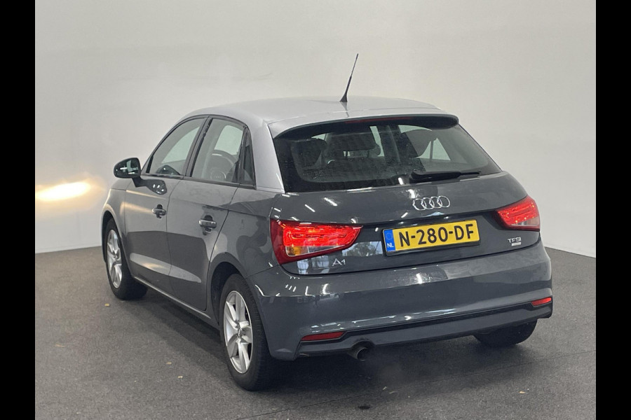 Audi A1 Sportback 1.0 TFSI 5 Deurs Navigatie Parkeersensoren voor+achter Clima Bluetooth Cruise Control Afwijkende dakkleur  Nette auto!