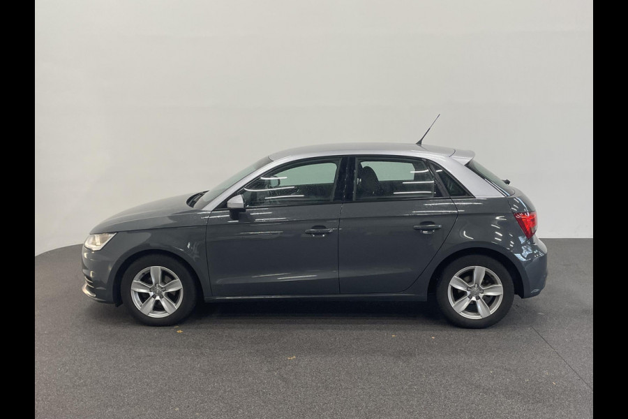 Audi A1 Sportback 1.0 TFSI 5 Deurs Navigatie Parkeersensoren voor+achter Clima Bluetooth Cruise Control Afwijkende dakkleur  Nette auto!