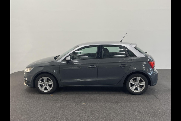 Audi A1 Sportback 1.0 TFSI 5 Deurs Navigatie Parkeersensoren voor+achter Clima Bluetooth Cruise Control Afwijkende dakkleur  Nette auto!