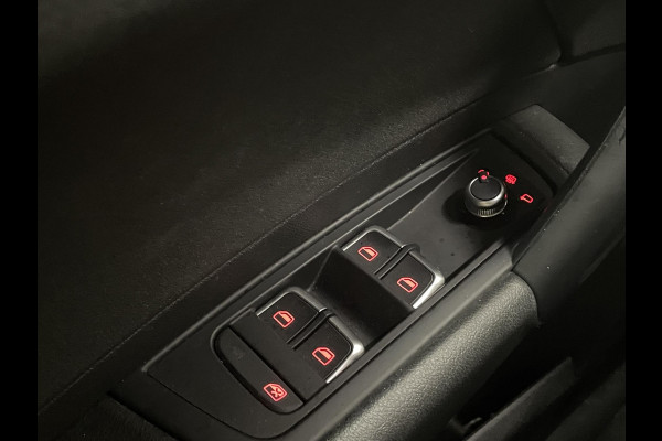 Audi A1 Sportback 1.0 TFSI 5 Deurs Navigatie Parkeersensoren voor+achter Clima Bluetooth Cruise Control Afwijkende dakkleur  Nette auto!