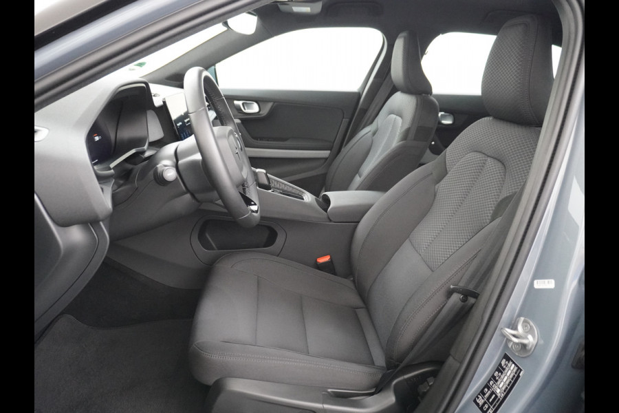 Polestar 2 Long Range 78kWh Soh 96% Carplay Android Auto Cruise Control Keyless Navi Ecc 360°Camera 19"LM Led-Pixel PDC Elektr.Klep Google  Blindspot Monitoring Stoelverwarming Regen-Lichtsensor Virtual-Cockpit Hill-Assist Lane Assist Origineel Nederlandse Auto Tot 150kw snel laden 1.500KG Trekvermogen €54.400 nieuwprijs