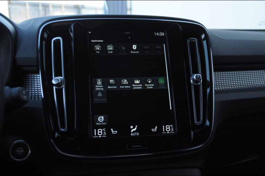 Volvo XC40 T5 262PK Automaat Recharge R-Design Gereserveerd