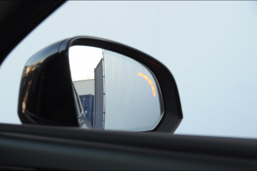 Volvo XC40 T5 262PK Automaat Recharge R-Design Gereserveerd