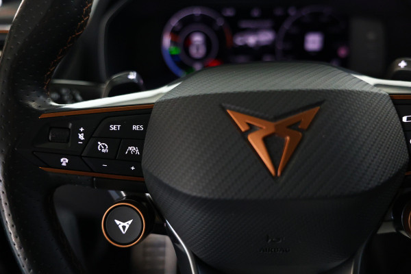 CUPRA Formentor 1.4 e-Hybr. VZ Performace 245pk PANO CARPLAY STUURVW ACC LEDER '22