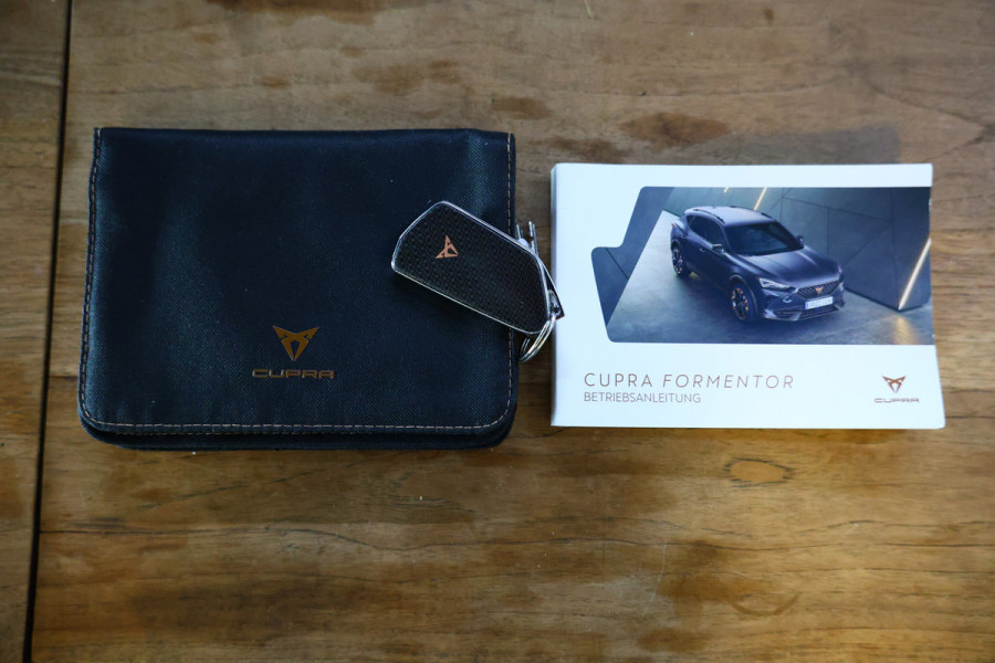 CUPRA Formentor 1.4 e-Hybr. VZ Performace 245pk PANO CARPLAY STUURVW ACC LEDER '22