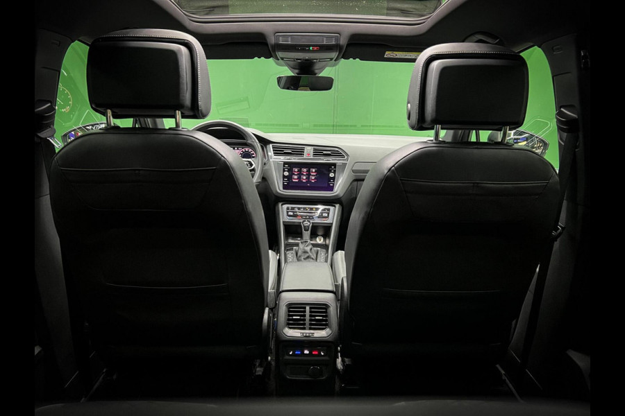 Volkswagen Tiguan 1.5 TSI R-Line Head-up | Pano | Trekhaak
