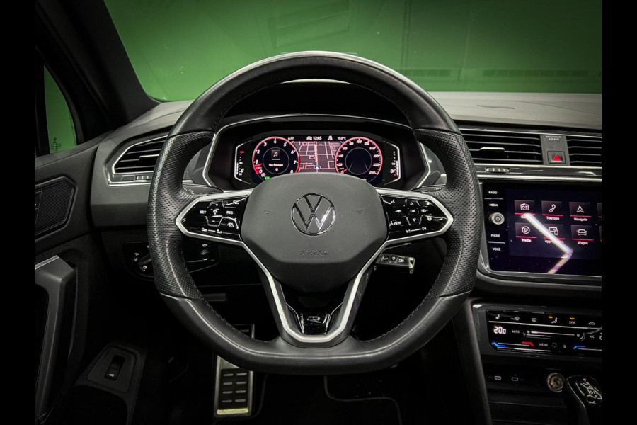 Volkswagen Tiguan 1.5 TSI R-Line Head-up | Pano | Trekhaak