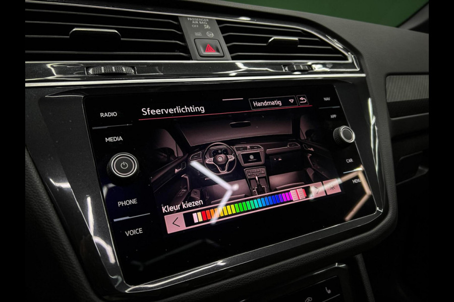 Volkswagen Tiguan 1.5 TSI R-Line Head-up | Pano | Trekhaak