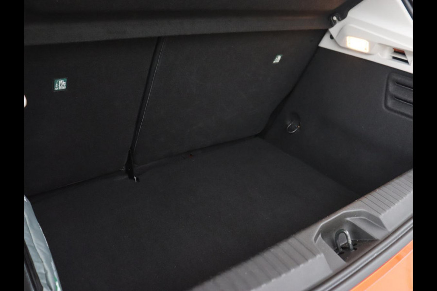 Renault Clio 1.0 TCe Intens | Carplay | Navigatie | Camera | Keyless | Full LED | Climate control | Half leder | Cruise control | Parkeerhulp