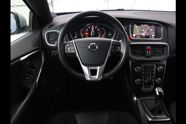 Volvo V40 2.0 T4 Sport | Stoelverwarming | Camera | Leder/Alcantara | Park Assist | Full LED | Navigatie | Climate control | Cruise control