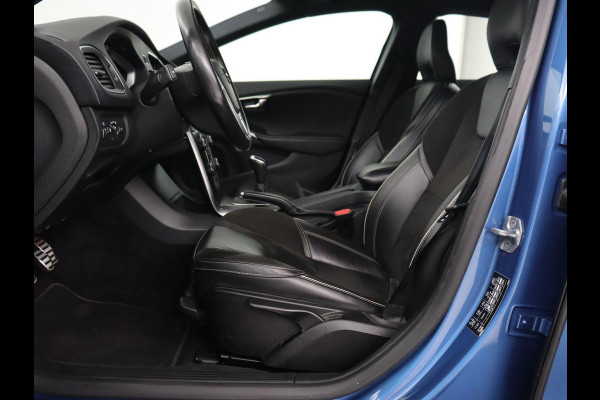 Volvo V40 2.0 T4 Sport | Stoelverwarming | Camera | Leder/Alcantara | Park Assist | Full LED | Navigatie | Climate control | Cruise control