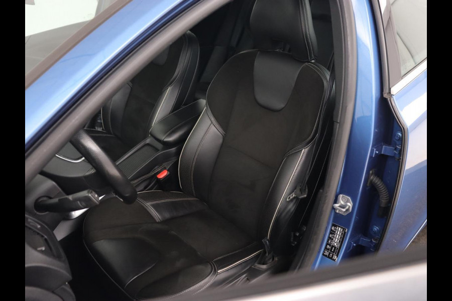 Volvo V40 2.0 T4 Sport | Stoelverwarming | Camera | Leder/Alcantara | Park Assist | Full LED | Navigatie | Climate control | Cruise control