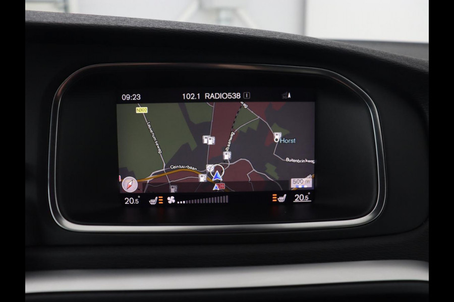 Volvo V40 2.0 T4 Sport | Stoelverwarming | Camera | Leder/Alcantara | Park Assist | Full LED | Navigatie | Climate control | Cruise control