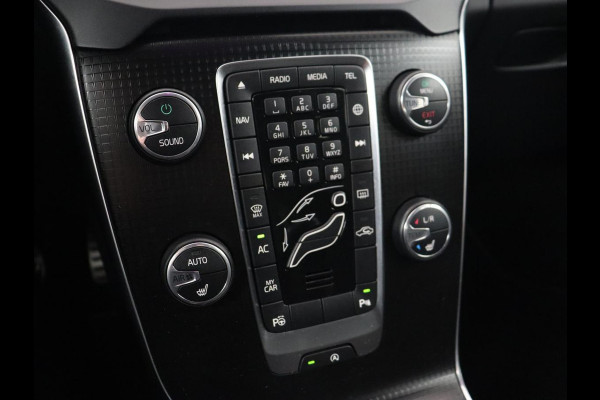 Volvo V40 2.0 T4 Sport | Stoelverwarming | Camera | Leder/Alcantara | Park Assist | Full LED | Navigatie | Climate control | Cruise control