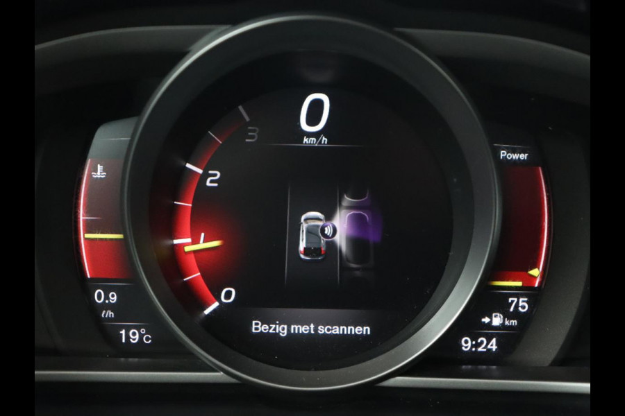 Volvo V40 2.0 T4 Sport | Stoelverwarming | Camera | Leder/Alcantara | Park Assist | Full LED | Navigatie | Climate control | Cruise control