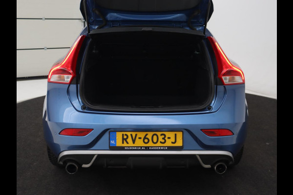 Volvo V40 2.0 T4 Sport | Stoelverwarming | Camera | Leder/Alcantara | Park Assist | Full LED | Navigatie | Climate control | Cruise control